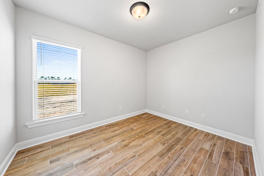 Spacious, unfurnished interior of a new home in Natureview, Freeport (Image 13).