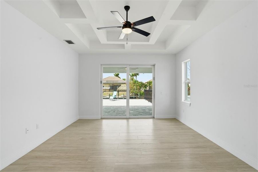 Spacious, unfurnished interior of a new home in , Cape Coral (Image 49).