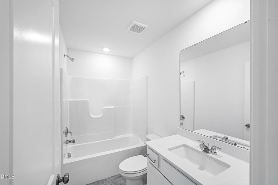 SUN_CrescentTownes_Pic_Savannah_Bath3_1o