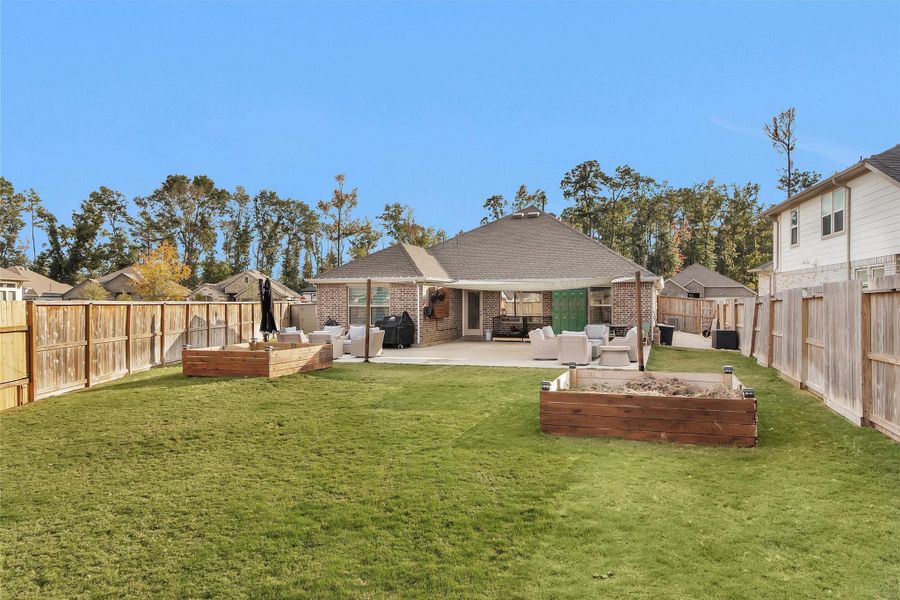 2 large planters for the vegetable garden enthusiasts!