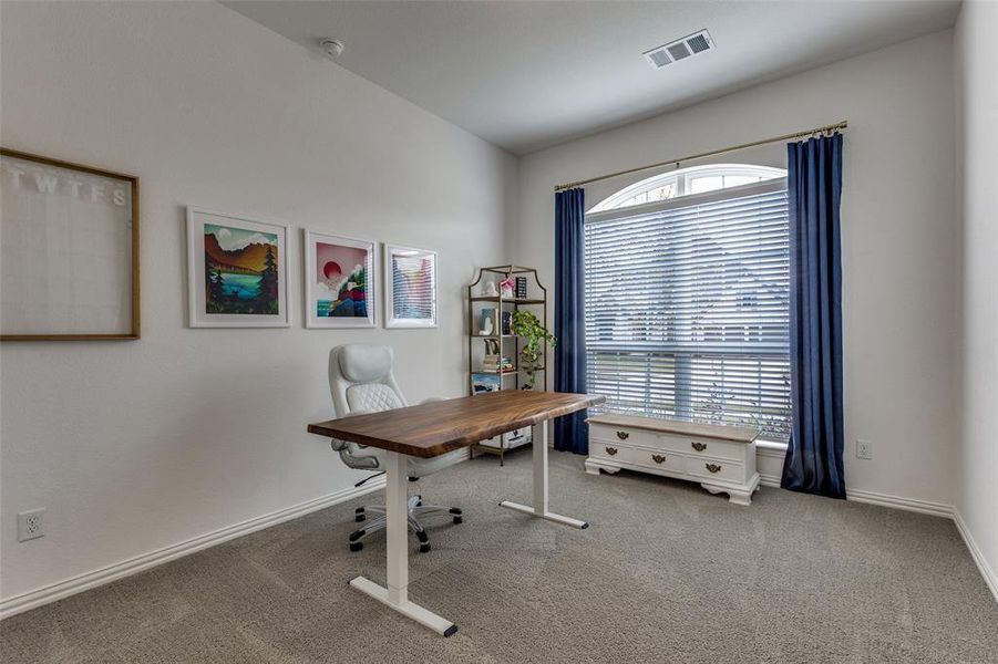 Furnished interior view inside a new home in Reunion 60s, Rhome (Image 7). Furnished interior view inside a new home in Reunion 60s, Rhome (Image 7).
