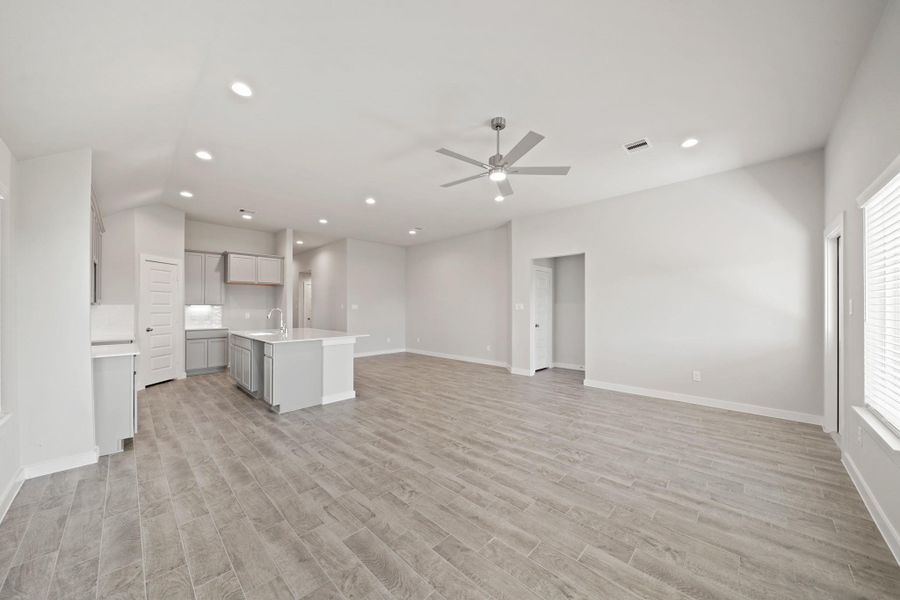 Spacious, unfurnished interior of a new home in Briarwood Crossing, Rosenberg (Image 19). Spacious, unfurnished interior of a new home in Briarwood Crossing, Rosenberg (Image 19).