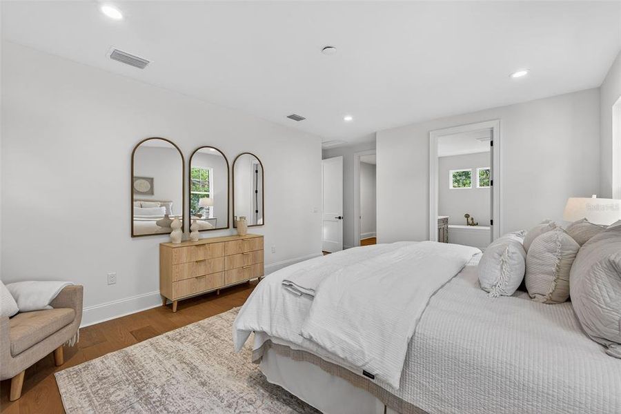 Furnished interior view inside a new home in , St. Petersburg (Image 34).