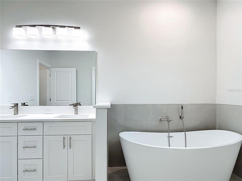 Furnished interior view inside a new home in , Port Charlotte (Image 10).