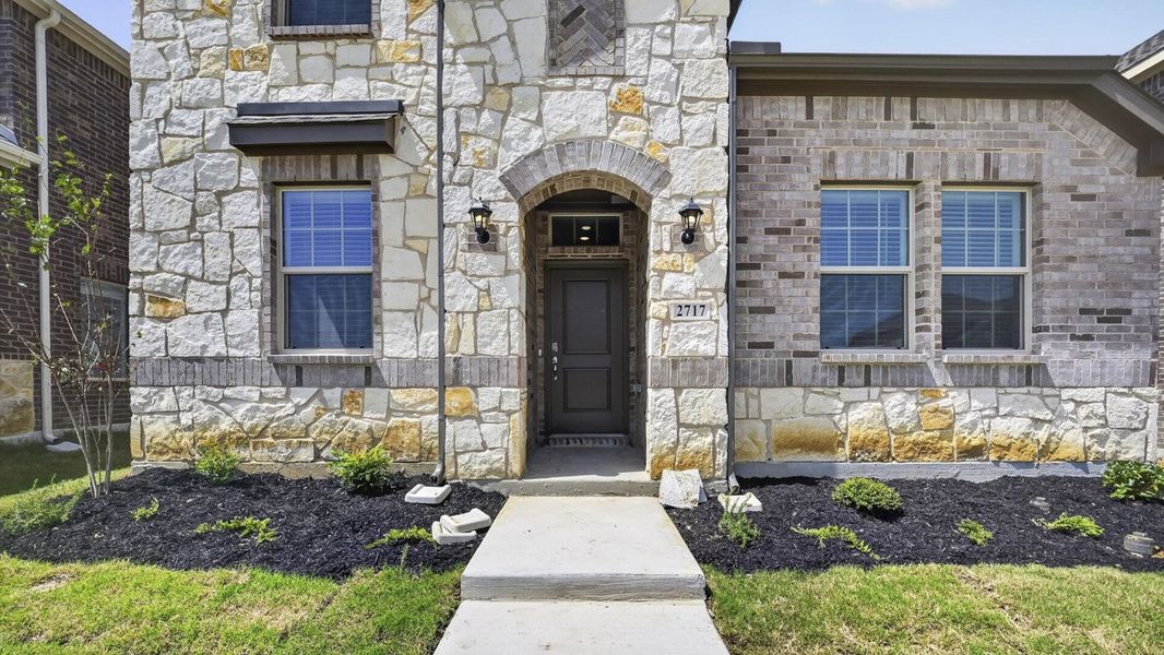 Representative exterior details of a home built from the Selma by D.R. Horton in Magnolia at Legacy Hills, Celina (Image 3).