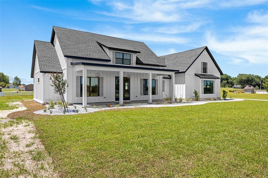 Exterior details and patio area of a home in , Lake City (Image 30).