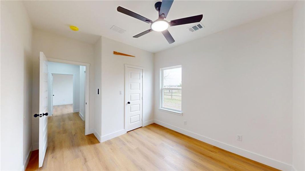 Spacious, unfurnished interior of a new home in , Greenville (Image 30).