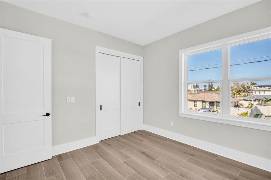 Spacious, unfurnished interior of a new home in , St. Petersburg (Image 40).