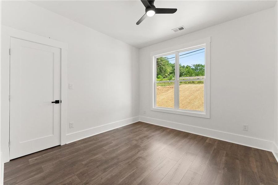 Spacious, unfurnished interior of a new home in , Gainesville (Image 29).
