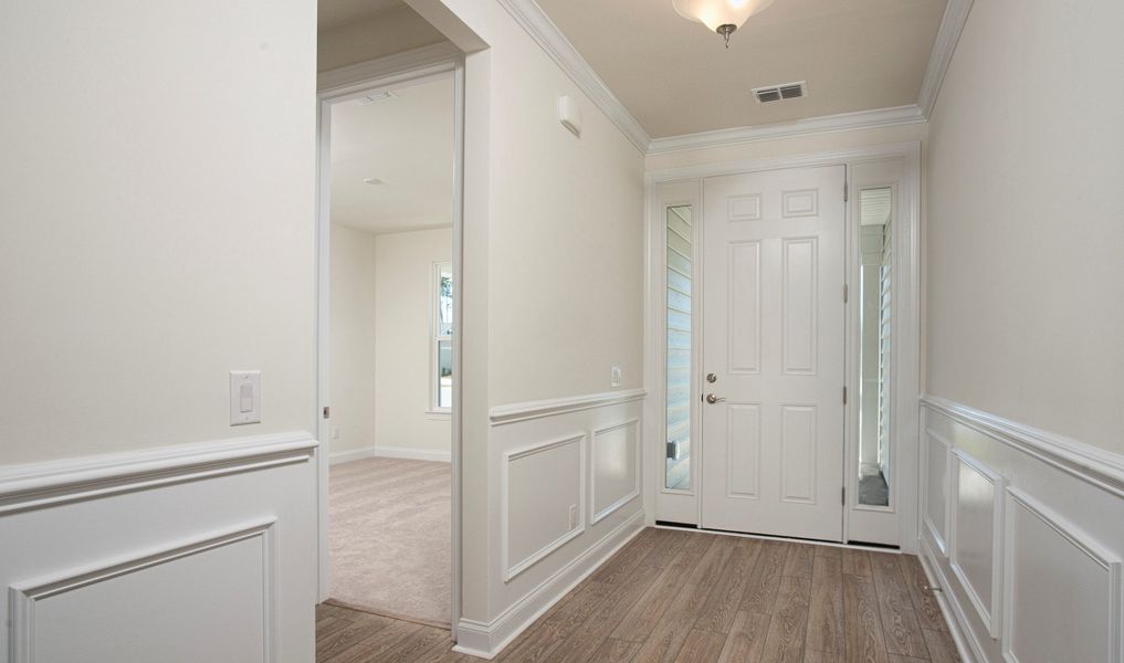 Inviting entry way foyer