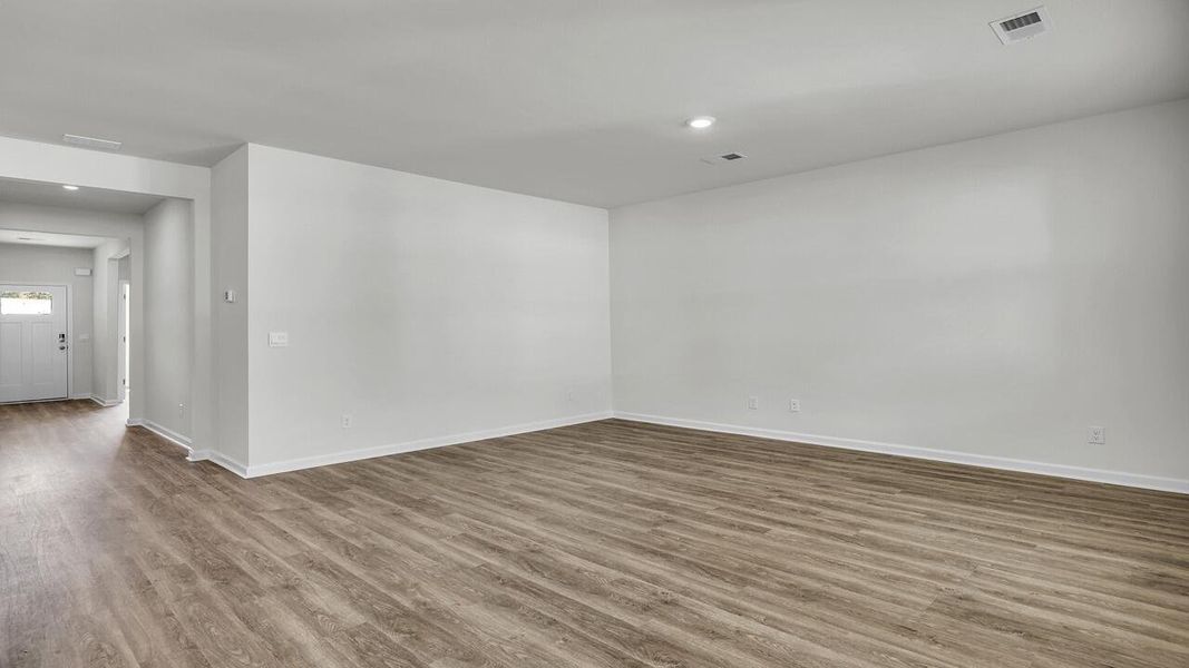 Spacious, unfurnished interior of a new home in Hillcrest, Ravenel (Image 33).