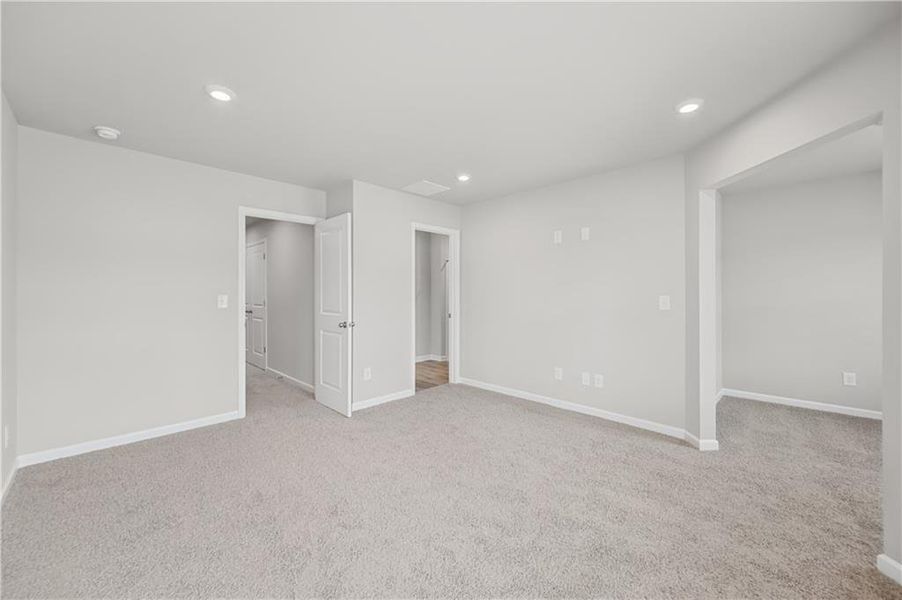 Spacious, unfurnished interior of a new home in Village Green, Adairsville (Image 11).