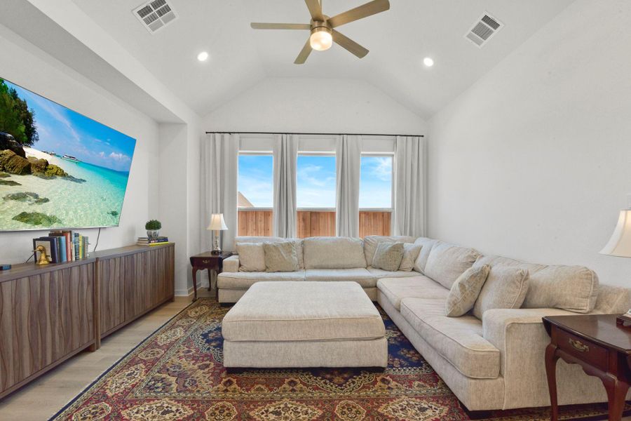 Furnished interior view inside a new home in Riceland: 42ft. lots, Mont Belvieu (Image 19).