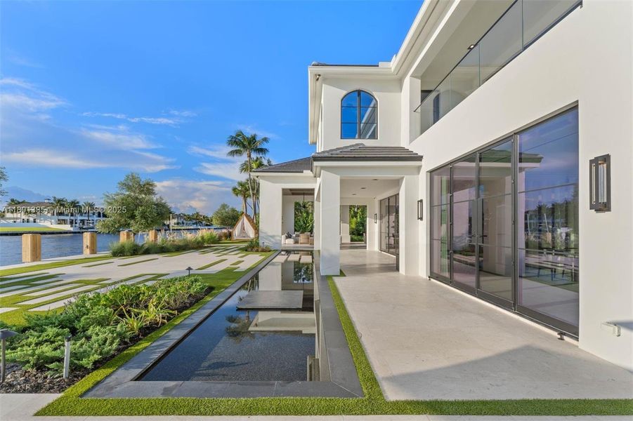 Exterior details and patio area of a home in , Boca Raton (Image 2).