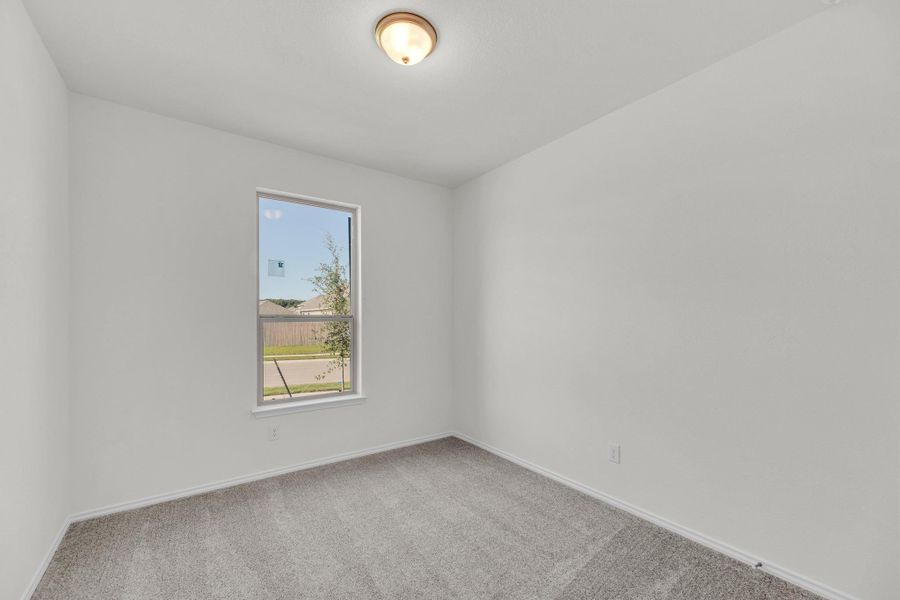 Spacious, unfurnished interior of a new home in Retreat at San Gabriel, Georgetown (Image 30).