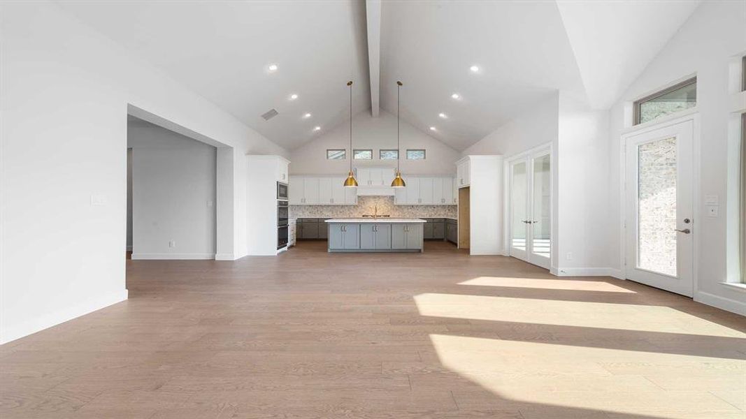 Spacious, unfurnished interior of a new home in Terraces 72', Rockwall (Image 15).