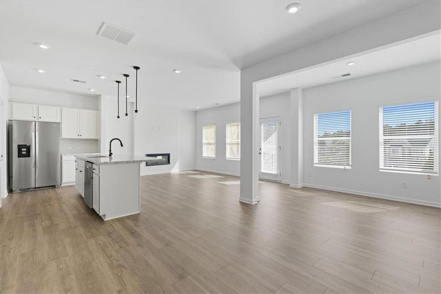 Spacious, unfurnished interior of a new home in Park Center Pointe, Austell (Image 19).