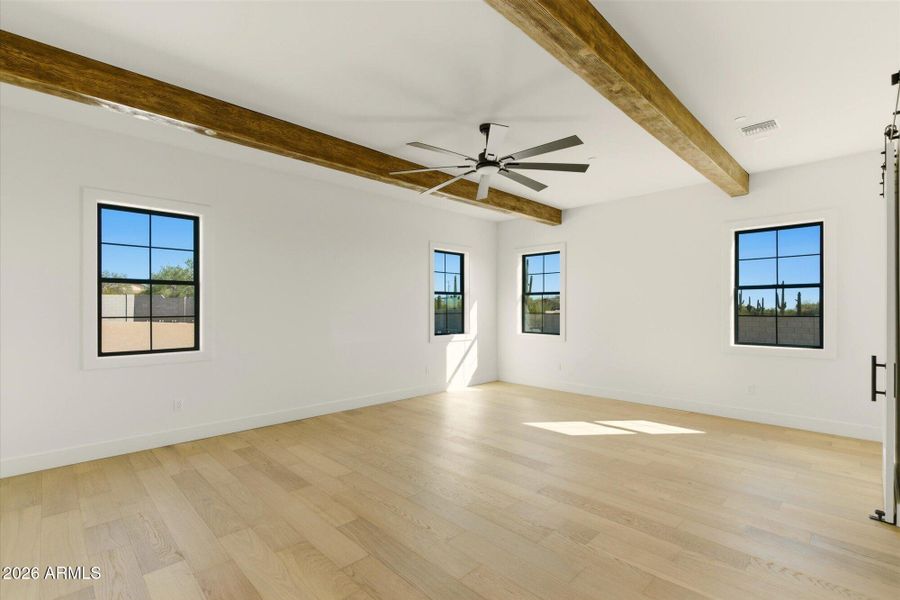 Family Room w Wood Beams Family Room w Wood Beams
