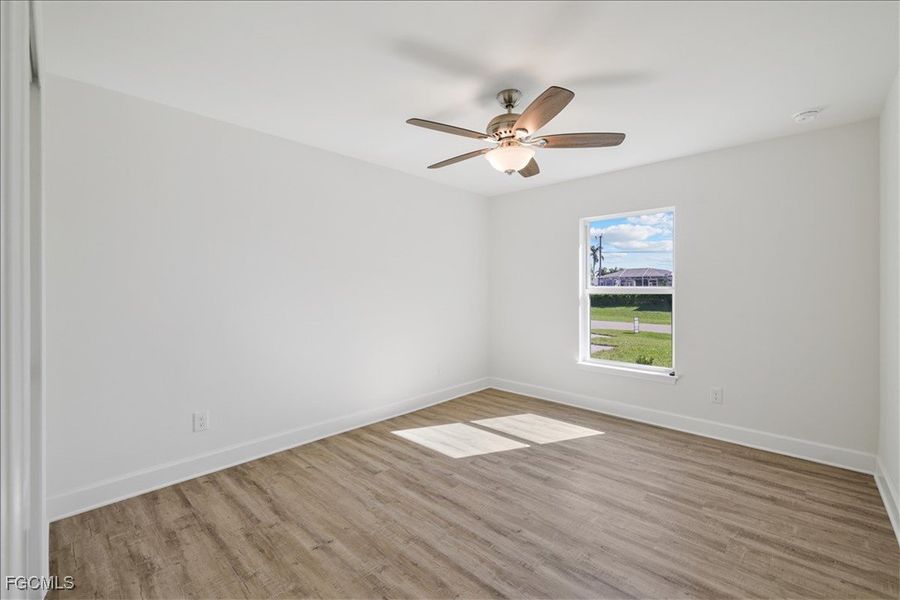 Spacious, unfurnished interior of a new home in Cape Coral, Cape Coral (Image 26).