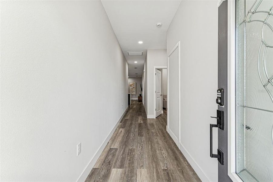 Spacious, unfurnished interior of a new home in , Tampa (Image 23).