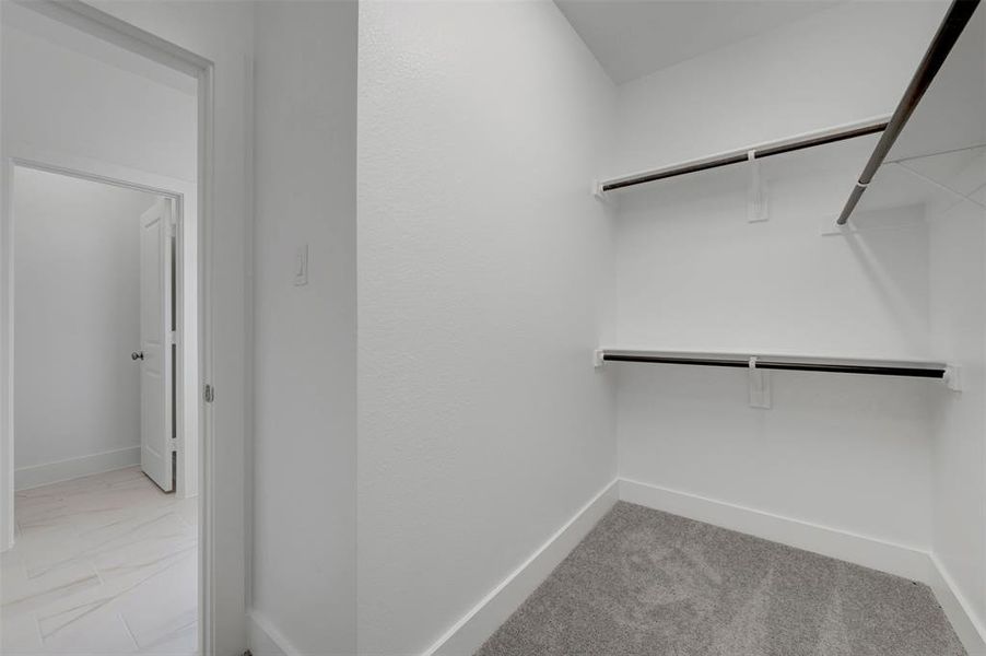 Spacious, unfurnished interior of a new home in Lily Creek at Sutton Fields, Aubrey (Image 22).