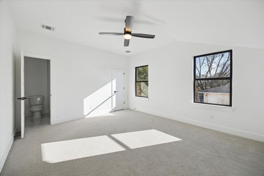 Spacious, unfurnished interior of a new home in , Jersey Village (Image 24).