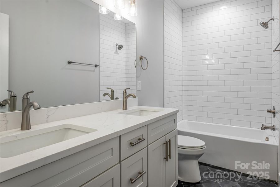 Image 34 of a home in .