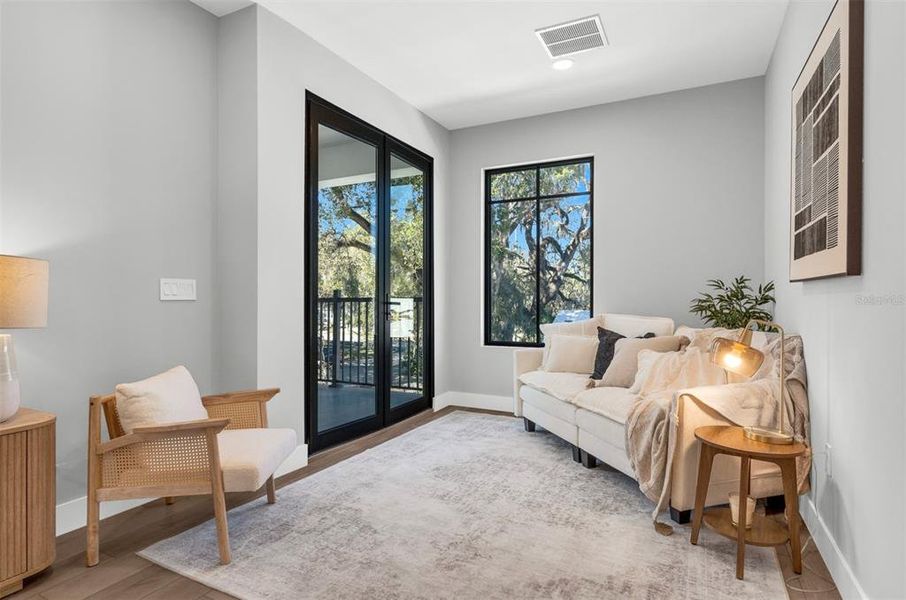 Furnished interior view inside a new home in , Orlando (Image 43).