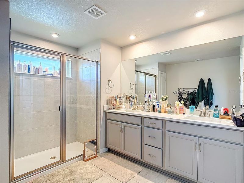 Furnished interior view inside a new home in , Lutz (Image 44).