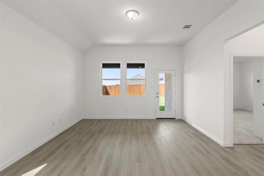 Spacious, unfurnished interior of a new home in Devonshire 40s, Forney (Image 16).