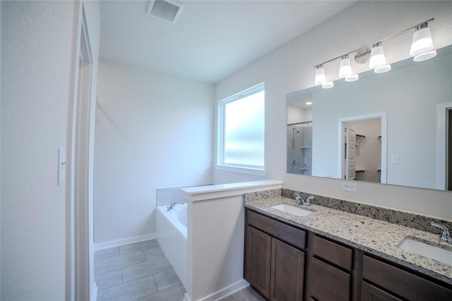 Furnished interior view inside a new home in , Brenham (Image 15).