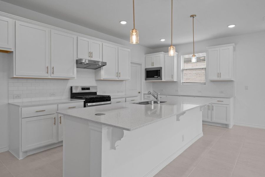 Furnished interior view inside a new home in Del Webb Fulshear, Fulshear (Image 7). Furnished interior view inside a new home in Del Webb Fulshear, Fulshear (Image 7).