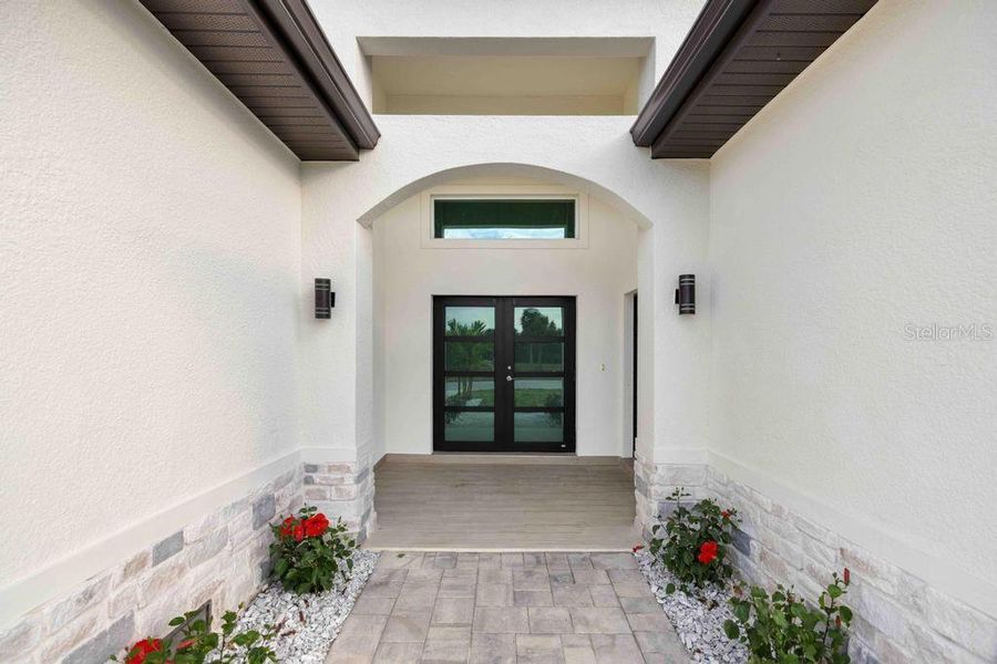 Exterior details and patio area of a home in , Placida (Image 4).