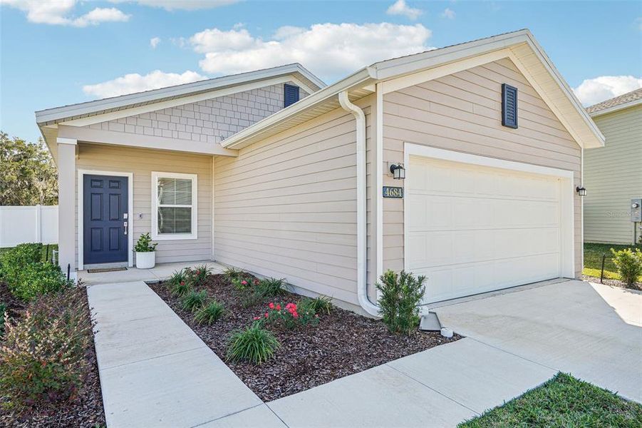 Exterior details and patio area of a home in Heath Preserve: Heath Preserve - The Enclave, Ocala (Image 4). Exterior details and patio area of a home in Heath Preserve: Heath Preserve - The Enclave, Ocala (Image 4).