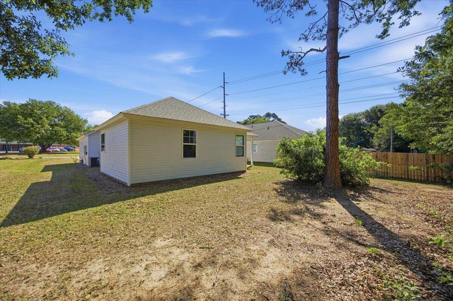 Exterior details and patio area of a home in , Orangeburg (Image 4).
