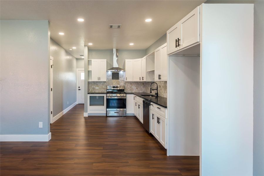 Furnished interior view inside a new home in , Houston (Image 11).