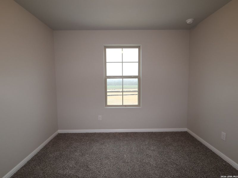 Spacious, unfurnished interior of a new home in Mesquite Ridge, San Antonio (Image 26).