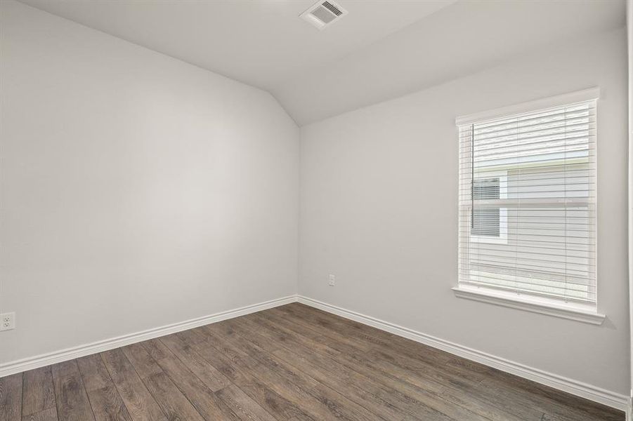 Spacious, unfurnished interior of a new home in Rocky Creek Crossing, Fort Worth (Image 11). Spacious, unfurnished interior of a new home in Rocky Creek Crossing, Fort Worth (Image 11).