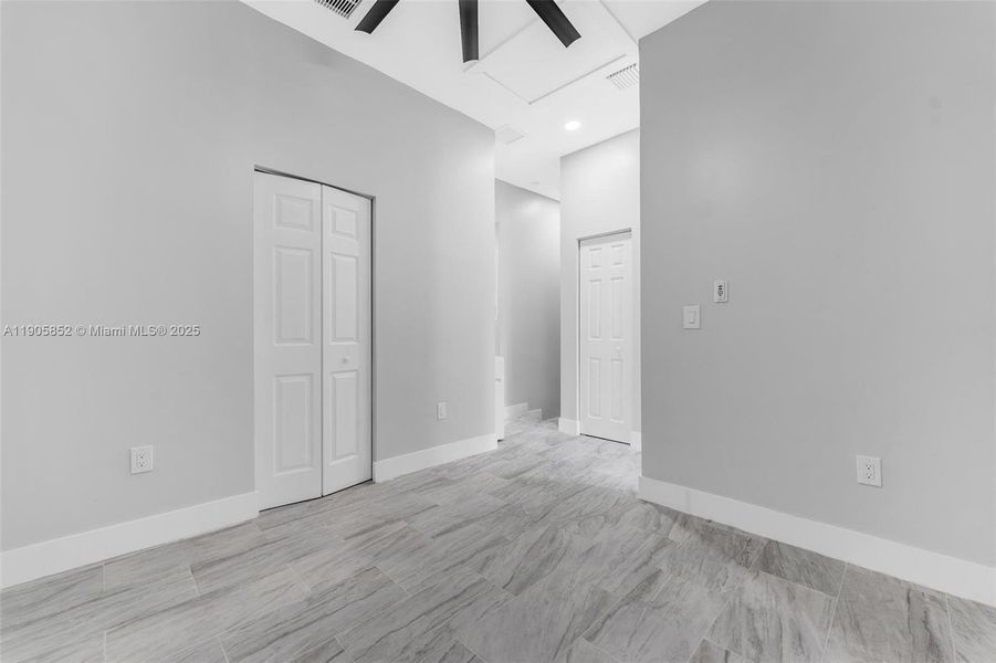 Spacious, unfurnished interior of a new home in , Miami (Image 70).