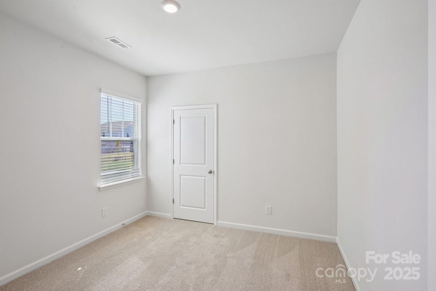 Spacious, unfurnished interior of a new home in Nolen Farm, Gastonia (Image 14).