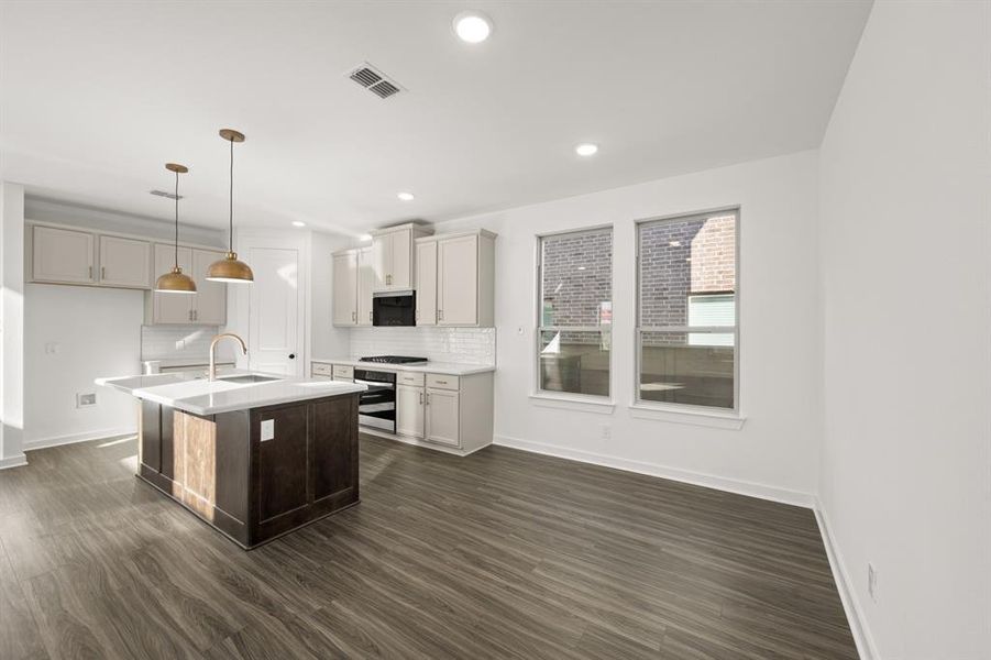 8728 Treeline- Dining-1