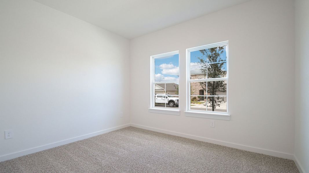 Spacious, unfurnished interior of a new home in Rosenbusch Ranch, Leander (Image 23).