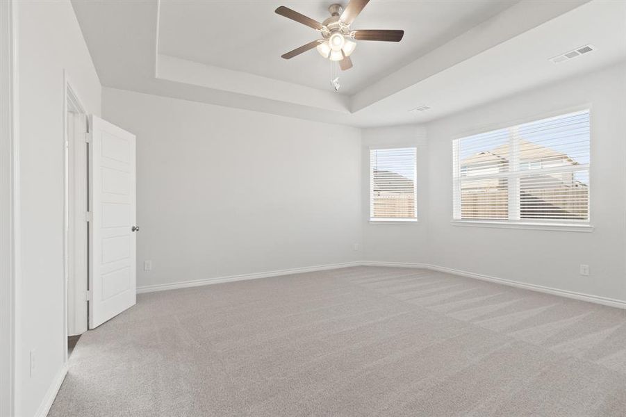 Spacious, unfurnished interior of a new home in Retreat at Fossil Creek, Fort Worth (Image 12).