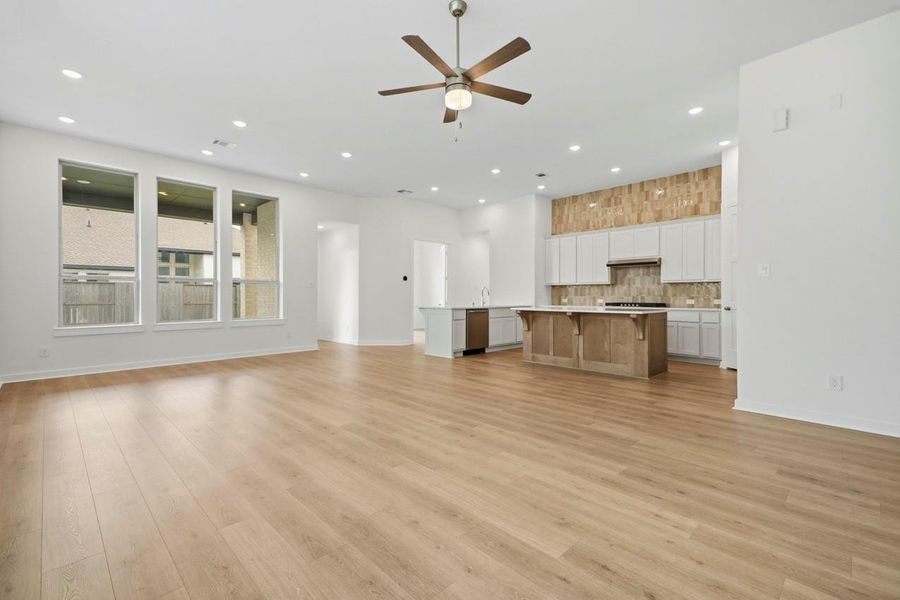 Family Room space can be split into a casual dining space and the family room or leave it as just a large family room. Family Room space can be split into a casual dining space and the family room or leave it as just a large family room.