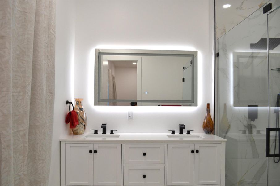 Furnished interior view inside a new home in , Clewiston (Image 14).