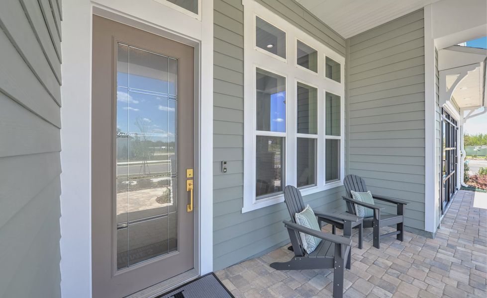 Exterior details and patio area of a home in Oakmont, Gainesville (Image 2).