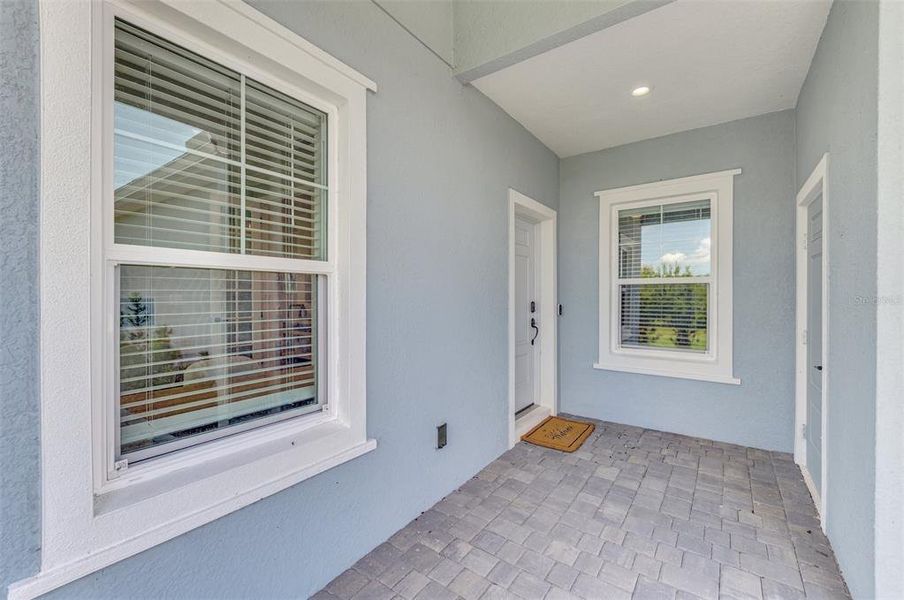 Spacious, unfurnished interior of a new home in , Sarasota (Image 19).