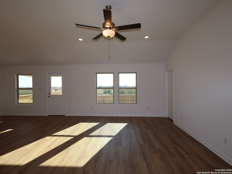 Spacious, unfurnished interior of a new home in Paloma Park, Converse (Image 16). Spacious, unfurnished interior of a new home in Paloma Park, Converse (Image 16).