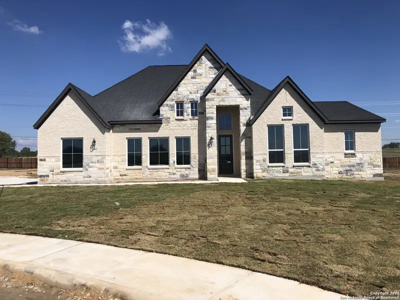 Image 16 of a home in Sienna Lakes. Image 16 of a home in Sienna Lakes.