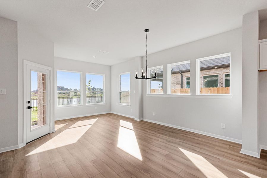 Spacious, unfurnished interior of a new home in Oakwood Estates, Waller (Image 26).